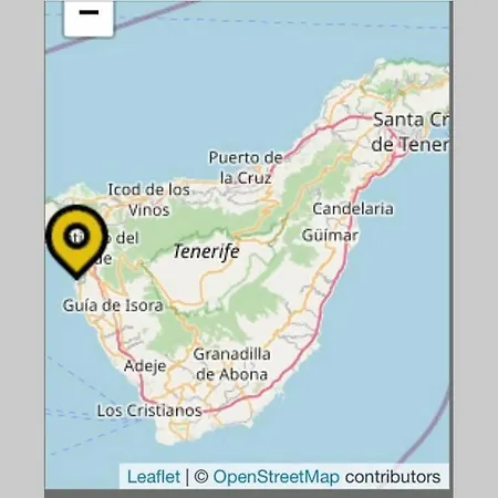 Perla De Roca En Poblado Marinero