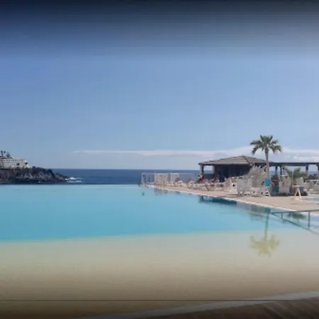 Perla De Roca En Poblado Marinero * Acantilado de los Gigantes