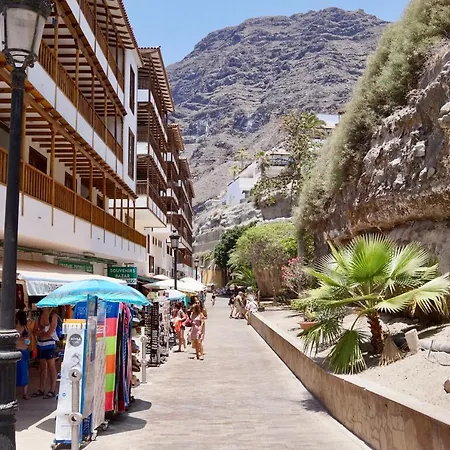 Perla De Roca En Poblado Marinero * Acantilado de los Gigantes