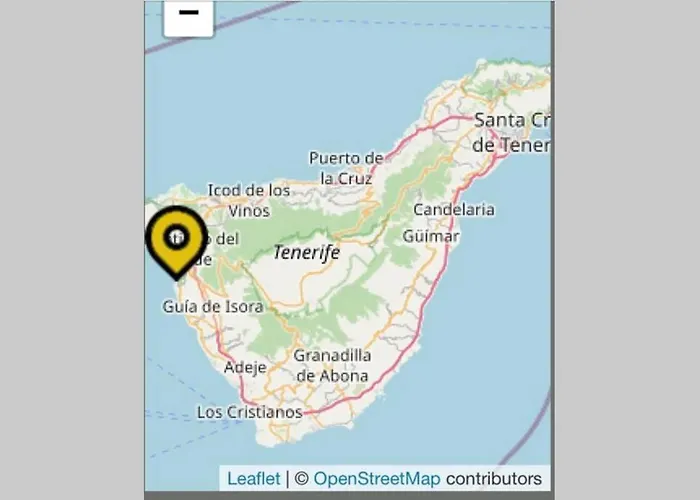 Perla De Roca En Poblado Marinero