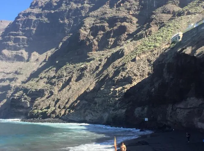 Perla De Roca En Poblado Marinero