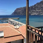 Perla De Roca En Poblado Marinero * Acantilado de los Gigantes