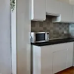 Perla De Roca En Poblado Marinero *