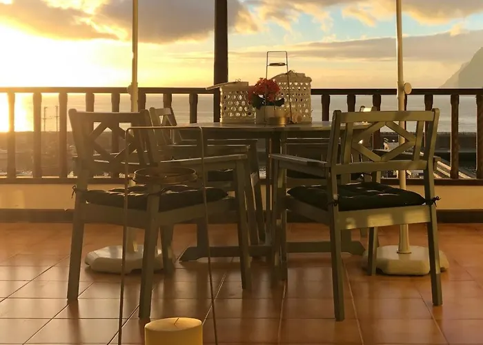 Perla De Roca En Poblado Marinero *